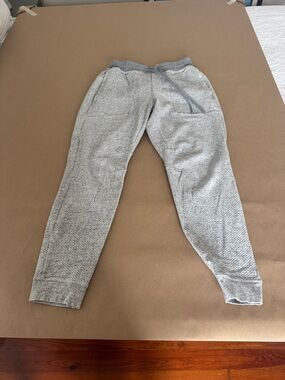 Lululemon Heather Grey Textured Joggers